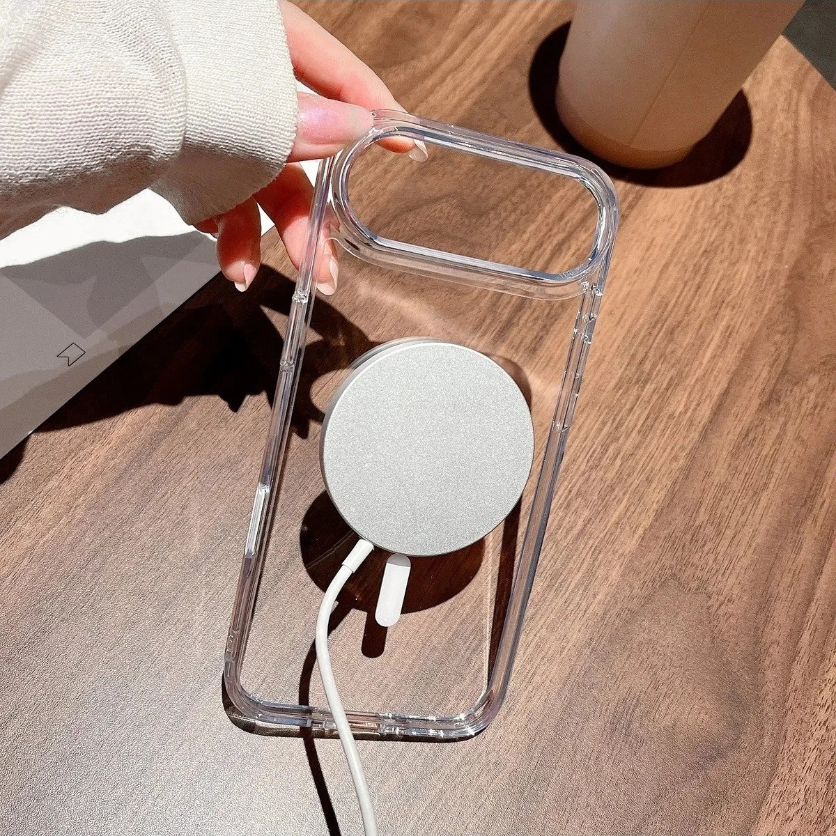 Iphone 15 Pro İçin Magsafe Özellikli Şeffaf Silikon Kılıf Kapak Iphone 15 Pro İçin Magsafe Özellikli Şeffaf Silikon Kılıf Kapak