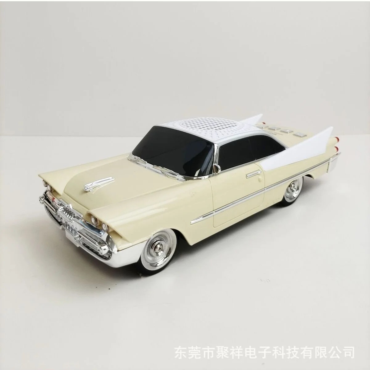 WS-1965 Nostaljik Klasik Araba Tasarımlı Bluetooth Hoparlör (FM Radyo / TWS / TF / USB) Bej Beige WS-1965 Nostaljik Klasik Araba Tasarımlı Bluetooth Hoparlör (FM Radyo / TWS / TF / USB) Bej Beige